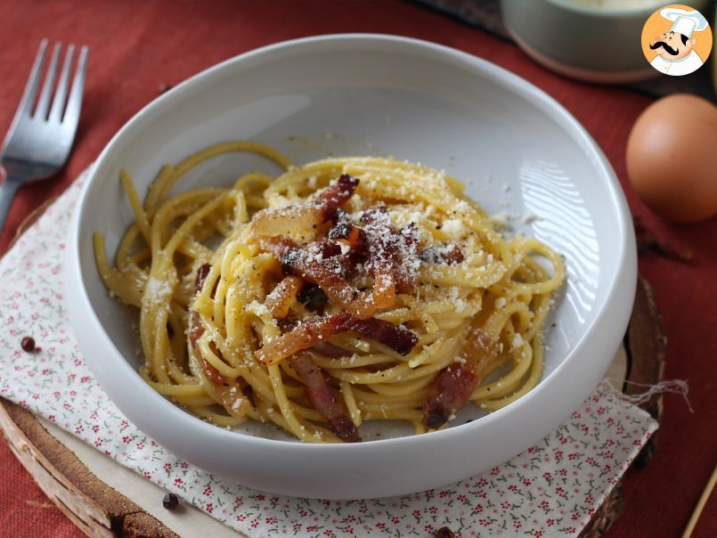 Spaghetti alla carbonara, rețeta cremoasă explicată pas cu pas - poza 3