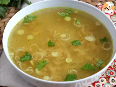Supă asiatică de pui super aromată și reconfortantă - poza 2