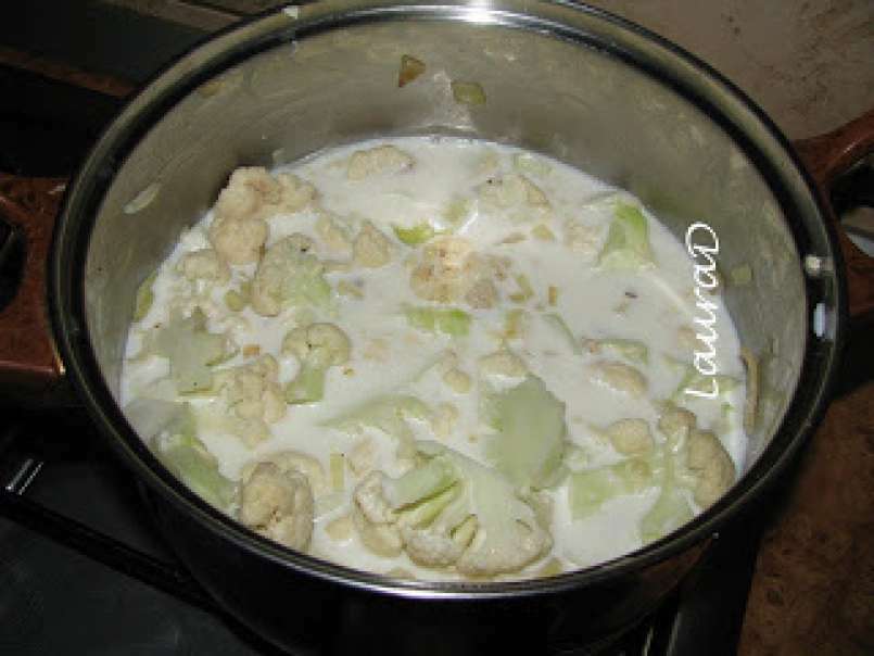 Supa-crema de conopida cu bucatele de Gorgonzola - poza 2