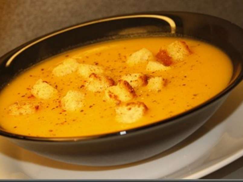 Supa crema de morcovi si cartofi cu crutoane (de post) - poza 2