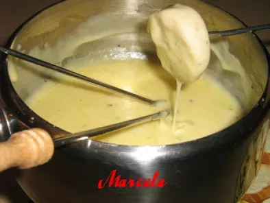 Swiss cheese fondue - poza 2