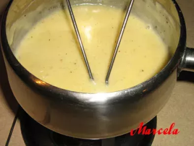 Swiss cheese fondue - poza 3