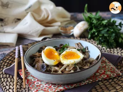 Tăiței de orez cu ciuperci și ou fiert moale - poza 3