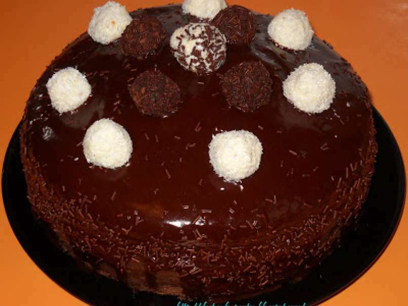 Tort 100% ciocolata - Tort Razvan - poza 2