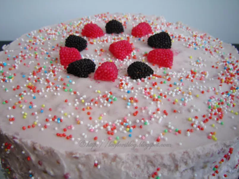 Tort cu crema de vanilie si zmeura / Vanilla and raspberry cream torte - poza 12