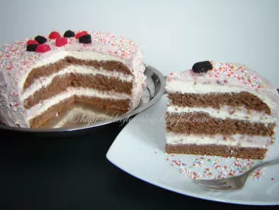 Tort cu crema de vanilie si zmeura / Vanilla and raspberry cream torte - poza 2