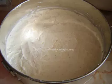 Tort cu crema de vanilie si zmeura / Vanilla and raspberry cream torte - poza 10