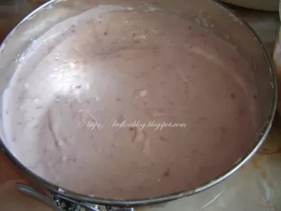 Tort cu crema de vanilie si zmeura / Vanilla and raspberry cream torte - poza 11