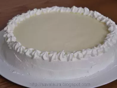 Tort cu rulada de capsuni si crema de vanilie - poza 4