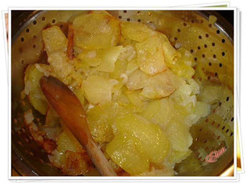 Tortilla de patatas (Placinta de cartofi) - poza 4