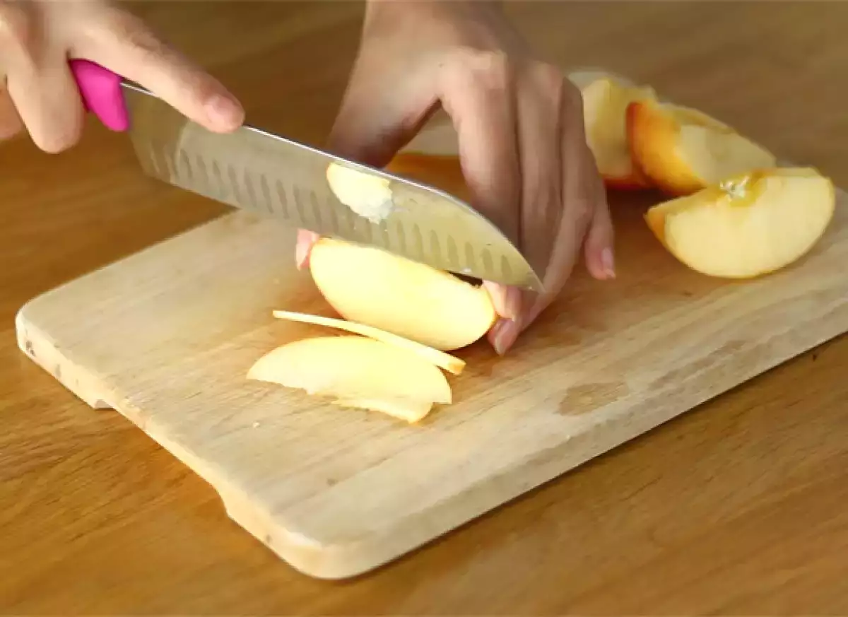 Pasul 1: Felii subțiri și o lovitură la microunde