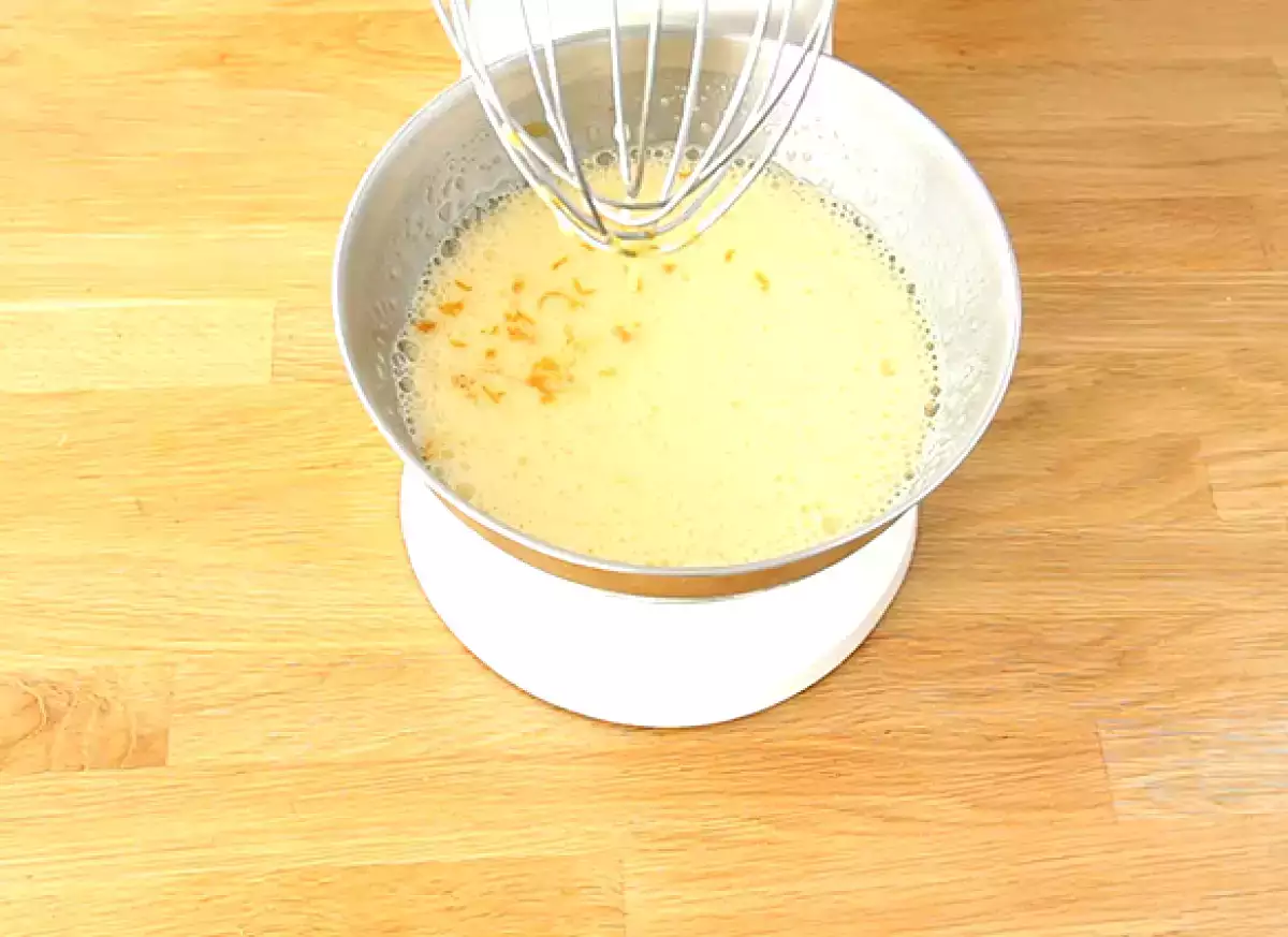 Pasul 2: Încorporați untul și nucile