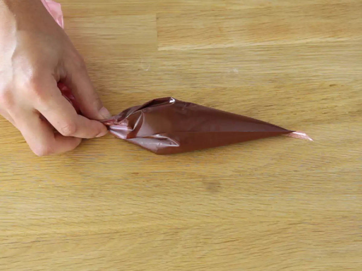 Pasul 2: Se transferă într-o pungă de lipit sau într-o pungă pentru congelator.