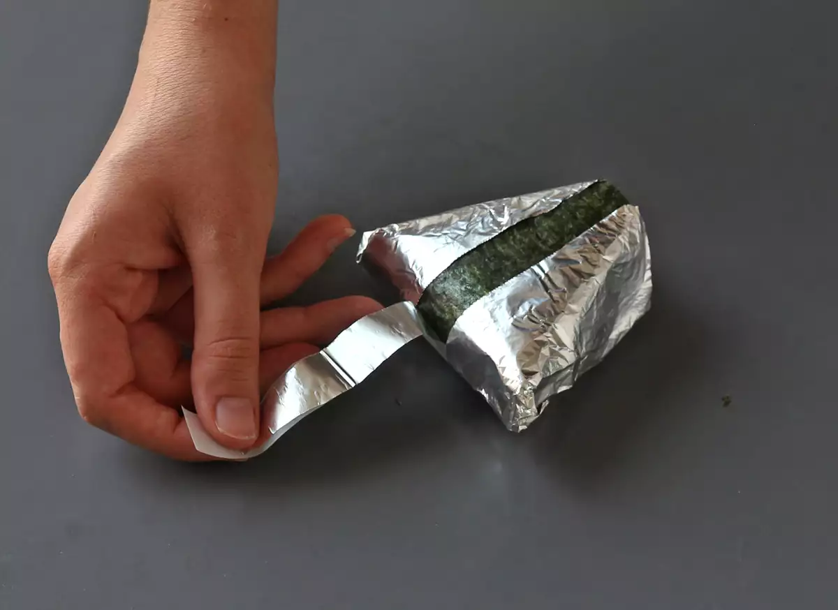 Pasul 8: Deschideți onigiri-ul pentru a-l savura