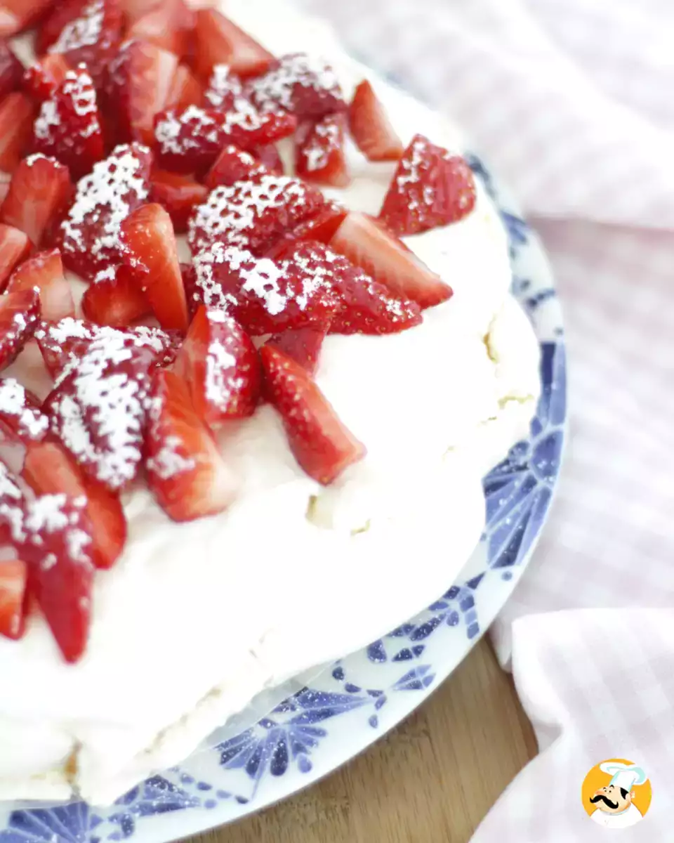 Pavlova cu căpșuni
