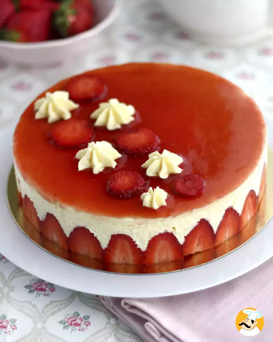 Fraisier, tarta cu căpșuni perfectă pentru primăvară