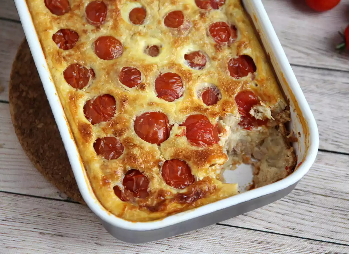 1. Clafoutis sărat cu roșii cherry și ton