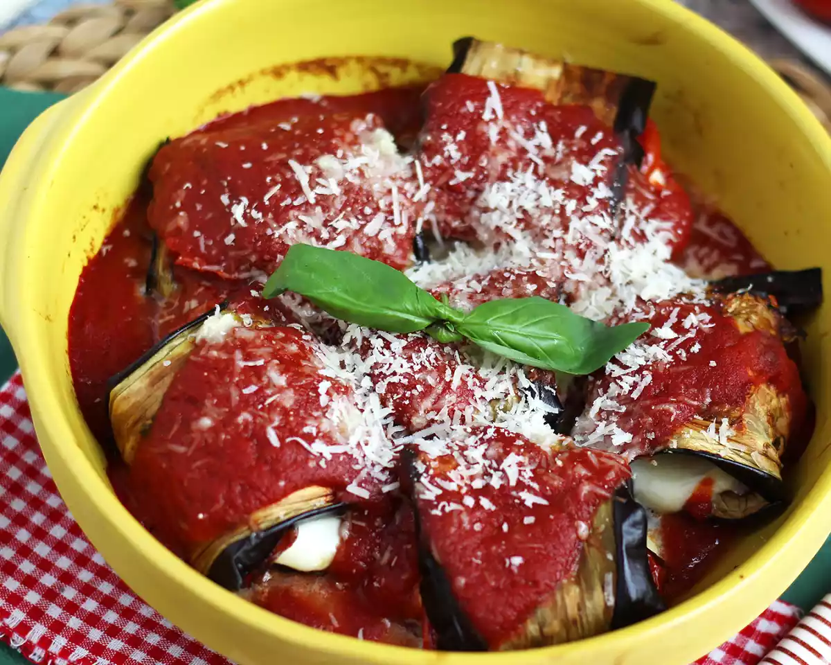 7. Rulouri de vinete: aromă mediteraneană fără stres