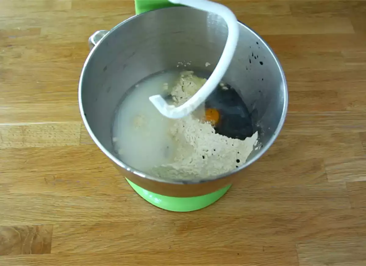 Pasul 1 - Crearea aluatului întunecat