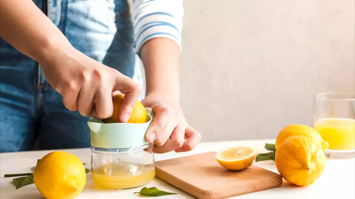 Cum să extragi mai mult suc din lămâie: Sfaturi rapide și simple