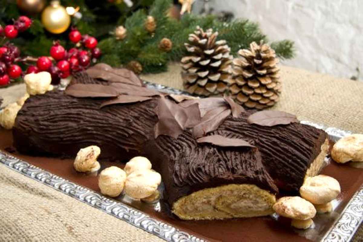 Traditii De Craciun In Franta In Franceza „Buturuga” prajitura traditionala de Craciun in Franta