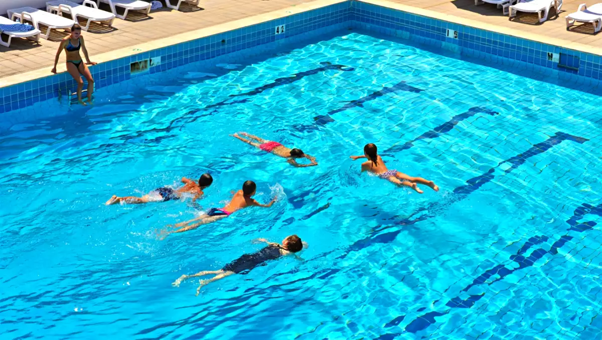 Cum vă adaptați dieta înainte și după înot?