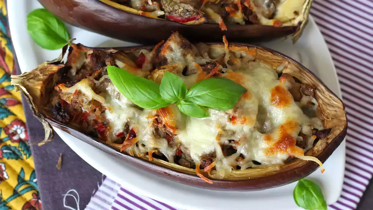 Rețete din frigiderul gol: 12 idei ingenioase pentru a transforma resturile în mâncăruri de bucătar