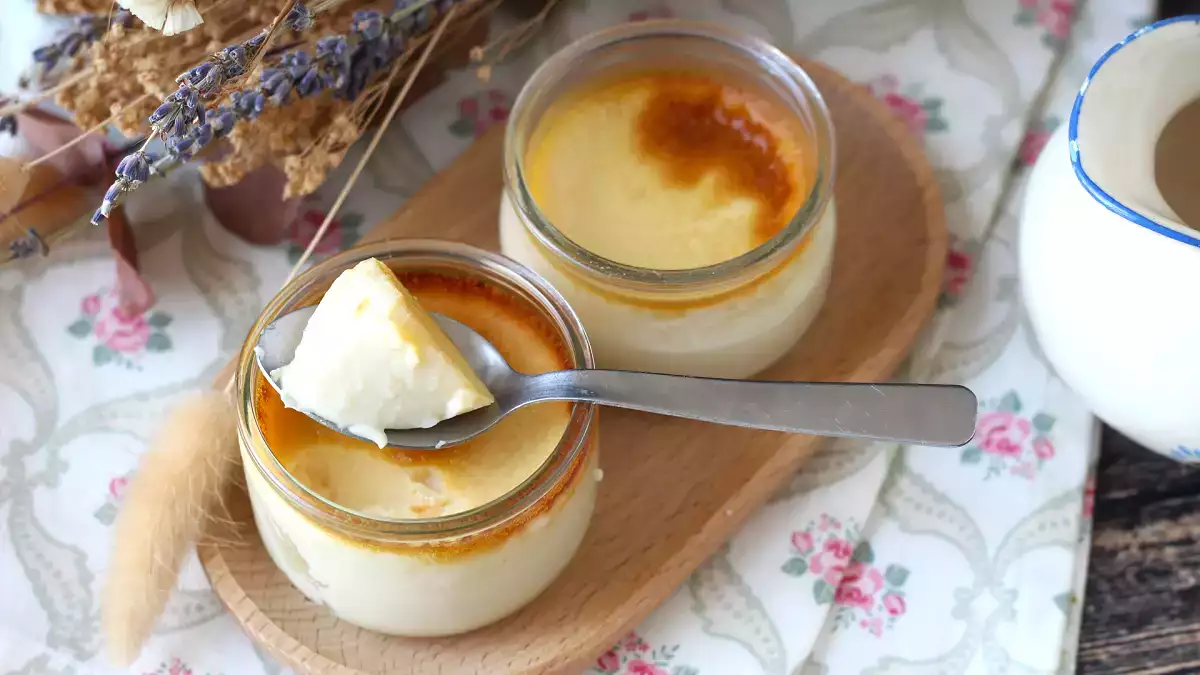 Secretul bunicii: cu doar 4 ingrediente, ea creează cel mai cremos desert din lume