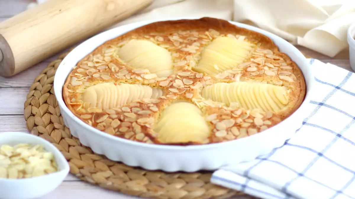 De la compot la prăjitură cu burete, 9 rețete cu aromă de pere de savurat toamna