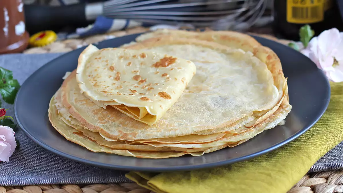 Crêpes fără lactoză: rețeta ușoară cu un singur ingredient pe care îl aveți deja acasă