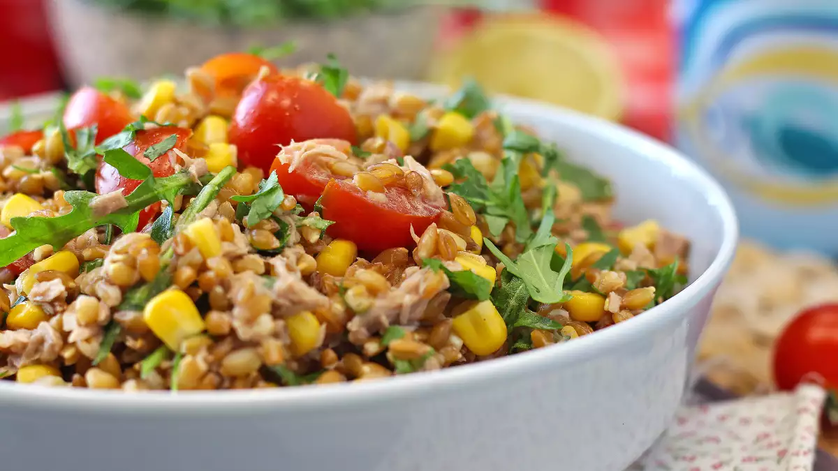 9 idei inteligente pentru golirea frigiderului (fără a arăta ca niște farfurii rămase fără resturi )