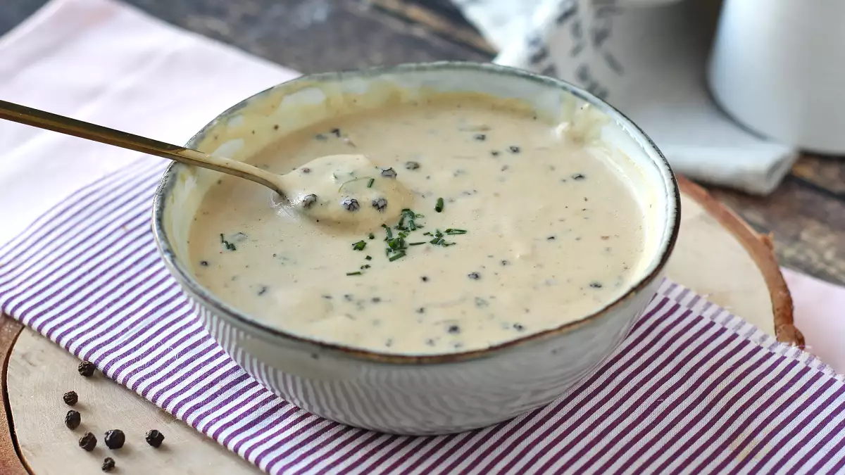 Acest sos va merge perfect cu carnea roșie de Crăciun.