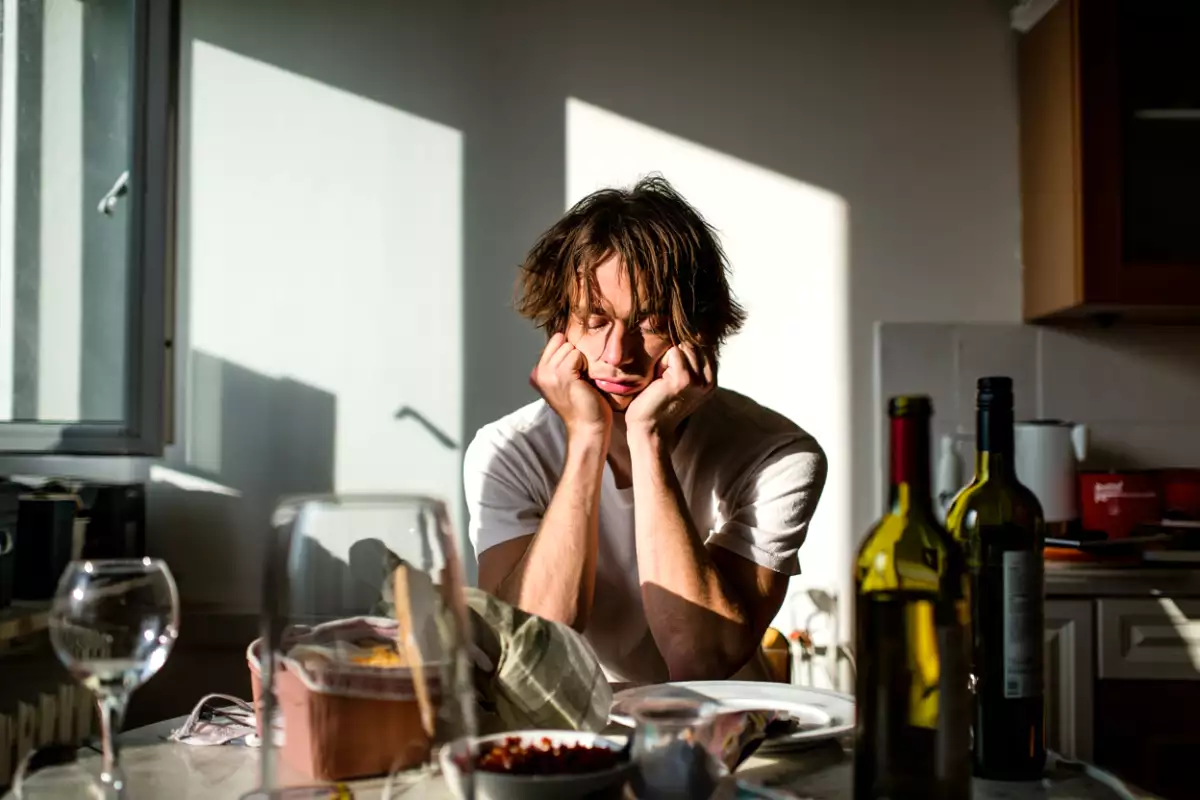 Cum vă rehidratați corpul după mesele alcoolice sau petreceri?