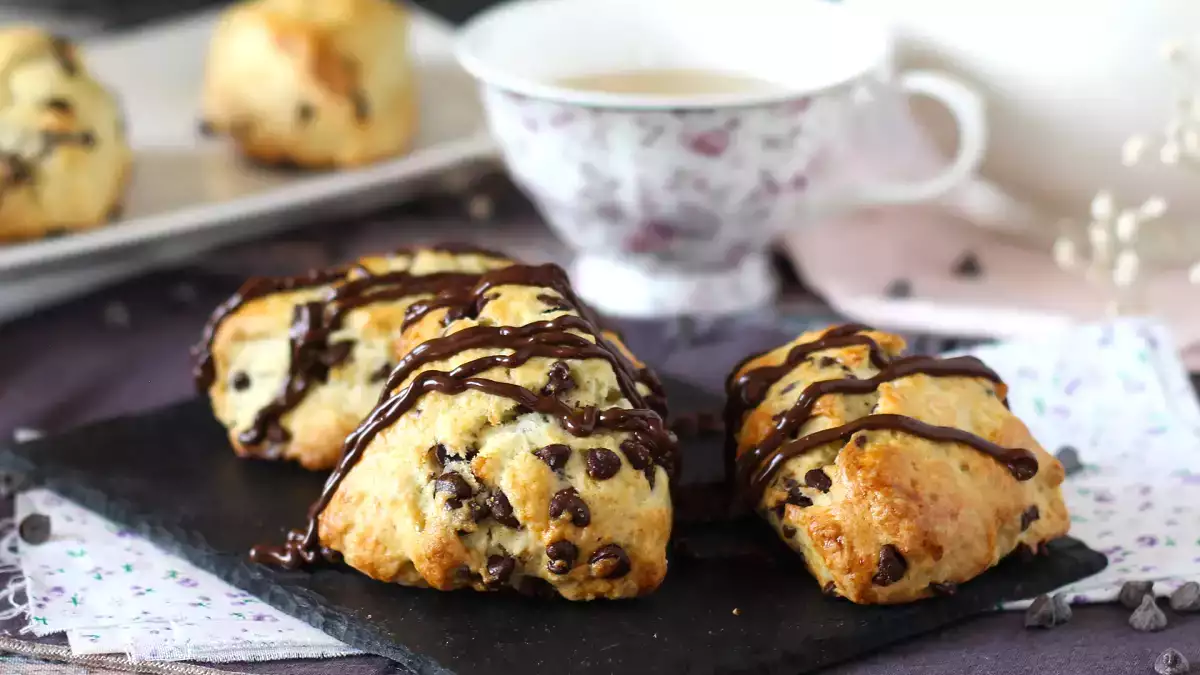 4 dulciuri englezești pentru a însoți ceaiul de la ora cinci și pentru a călători direct în Anglia
