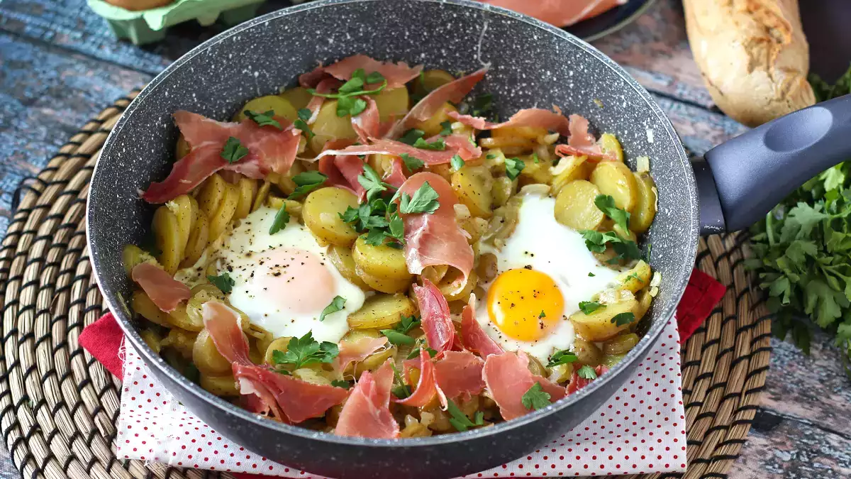 Adio cuptor: 14 rețete incredibile pentru tigaie care dovedesc că puteți găti bine cu mult mai puțin efort