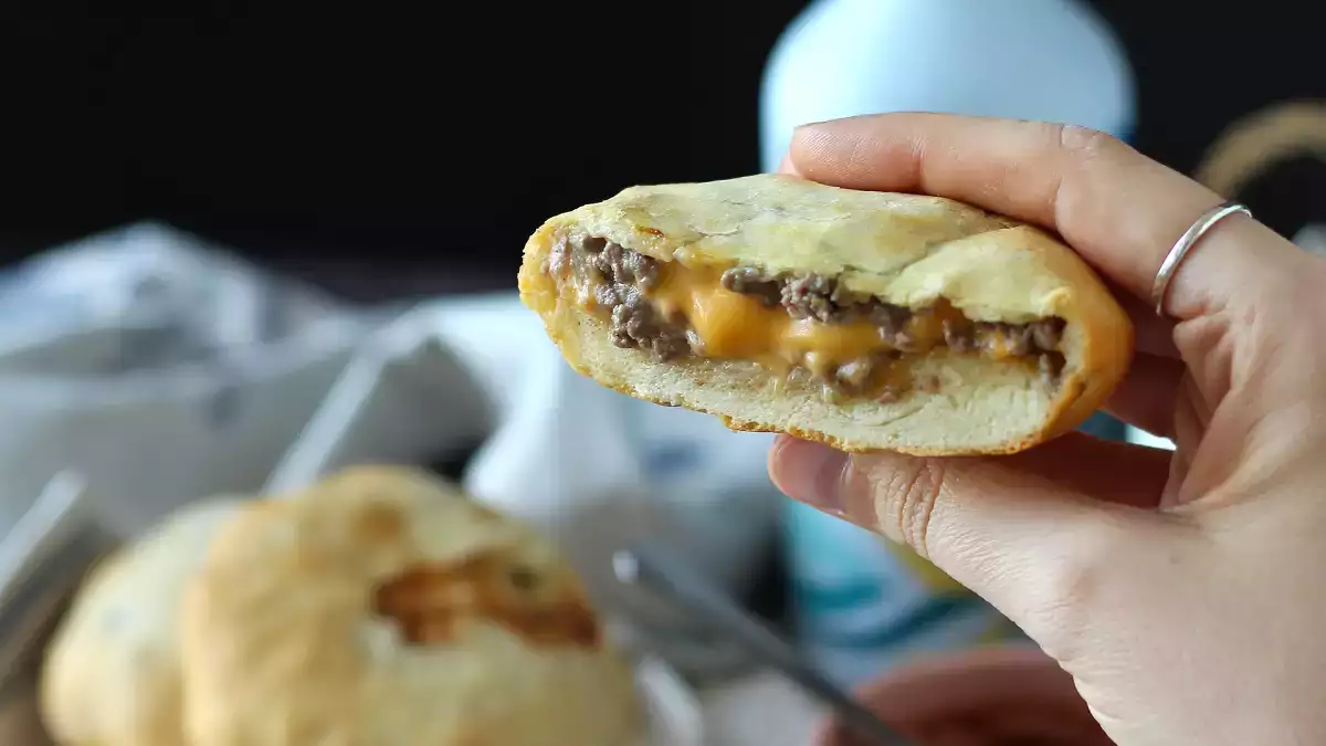 Aceste 10 rețete cu brânză topită înnebunesc pe toată lumea (și veți înțelege în curând de ce)