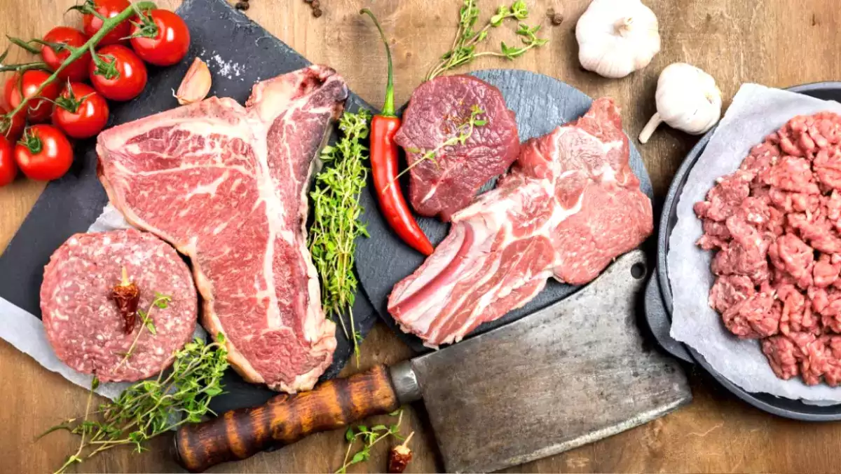 De ce carnea trebuie scoasă întotdeauna din frigider înainte de gătit (și pentru cât timp)