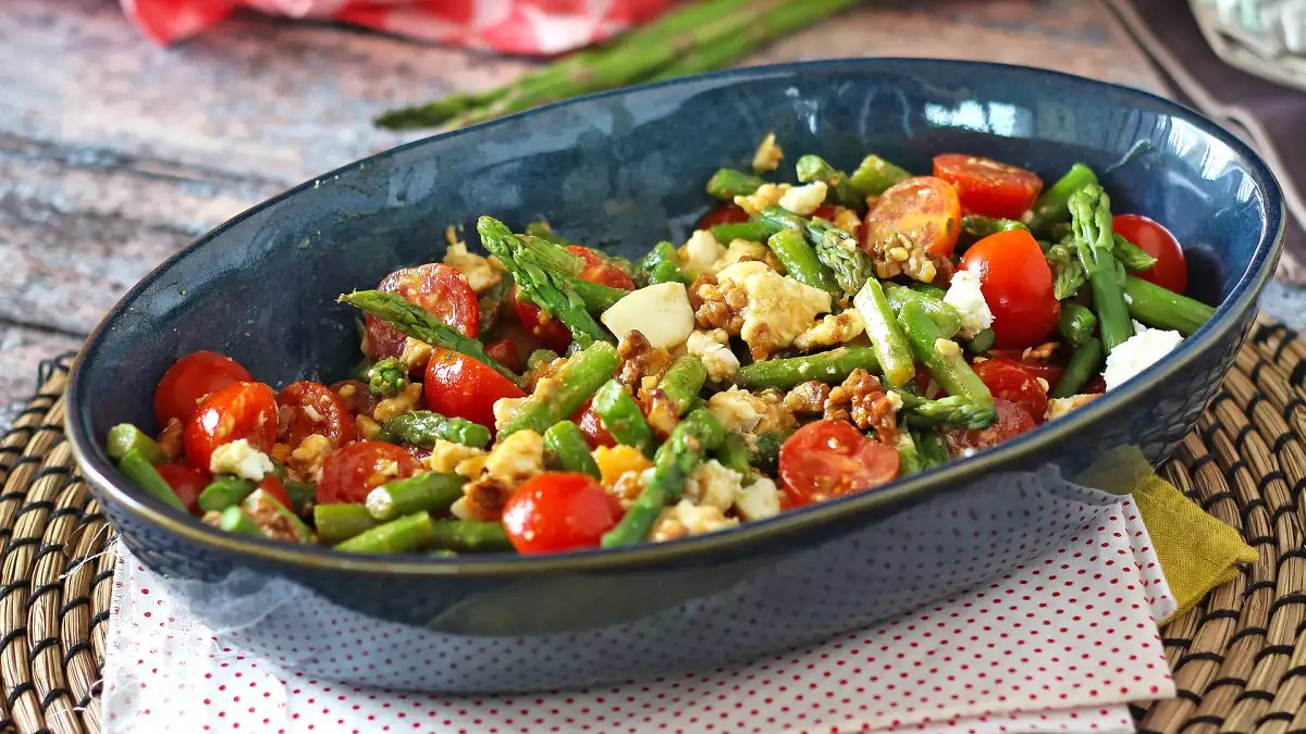 Sunt în floarea vârstei: 9 rețete cu sparanghel verde pentru a profita la maximum de sezon