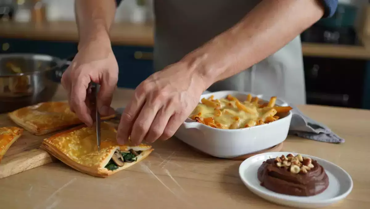 Meniul zilei, 26 aprilie: papucei umpluți, penne gratinate și gianduja de casă