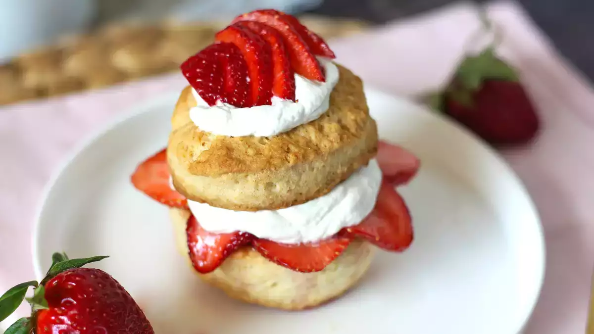 Descoperiți desertul perfect de primăvară: un desert delicios de căpșuni care nu trebuie ratat