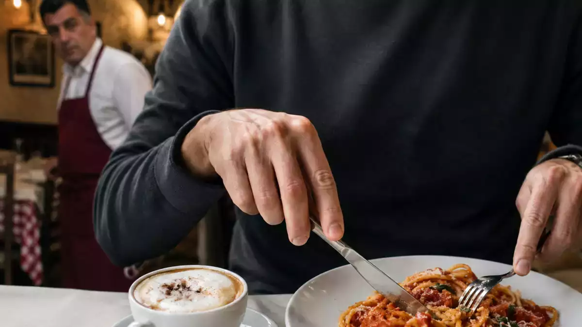 Ce nu ar trebui să faci niciodată cu pastele, cafeaua și pizza dacă există un italian în apropiere