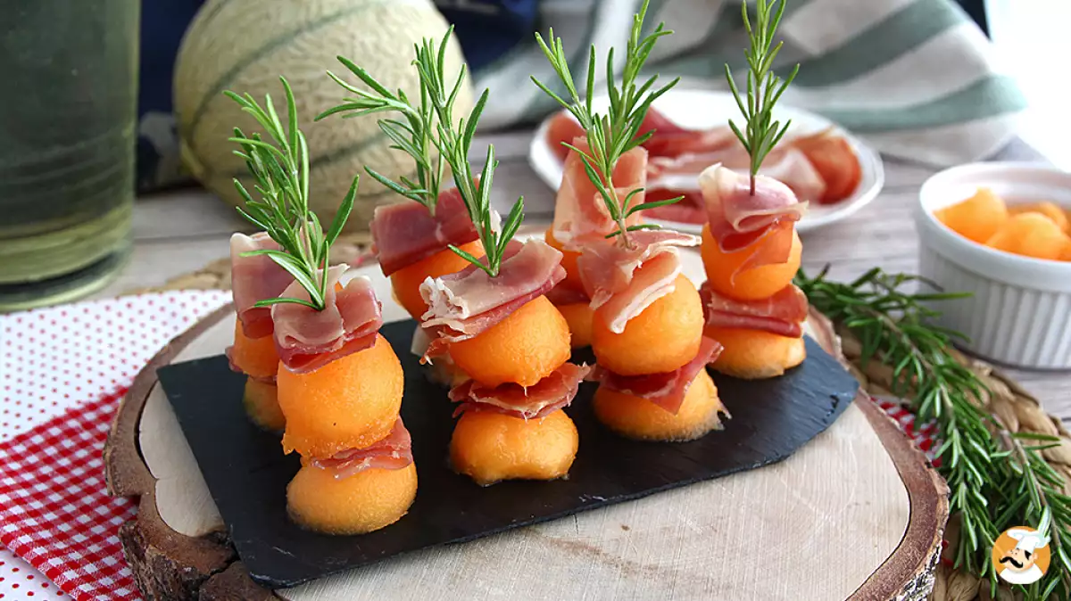 Impresionează pe toată lumea: cum să servești șuncă și pepene galben pentru a le face să pară un aperitiv rafinat, ca al unui bucătar-șef