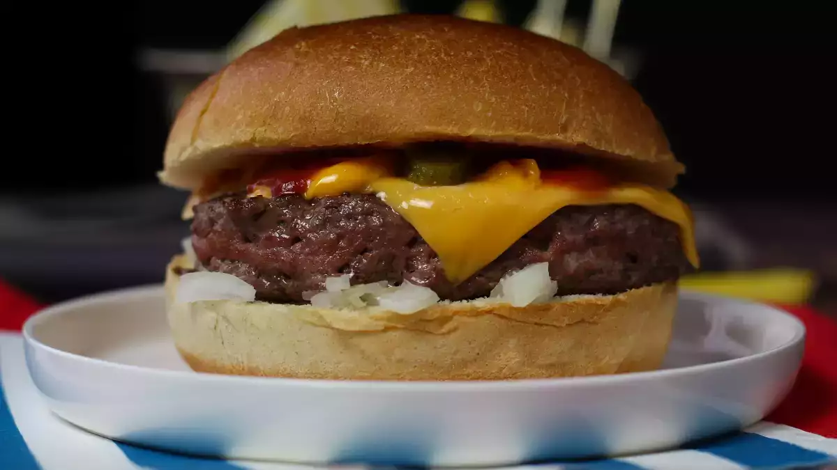 Fast-food de casă: cele mai bune rețete ușoare ale noastre, pentru a te delecta fără să treci pe la drive-through