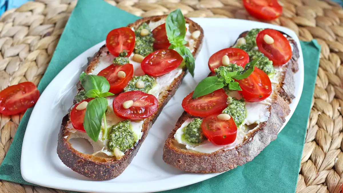 8 bruschette ușor de preparat și irezistibile, perfecte pentru orice ocazie