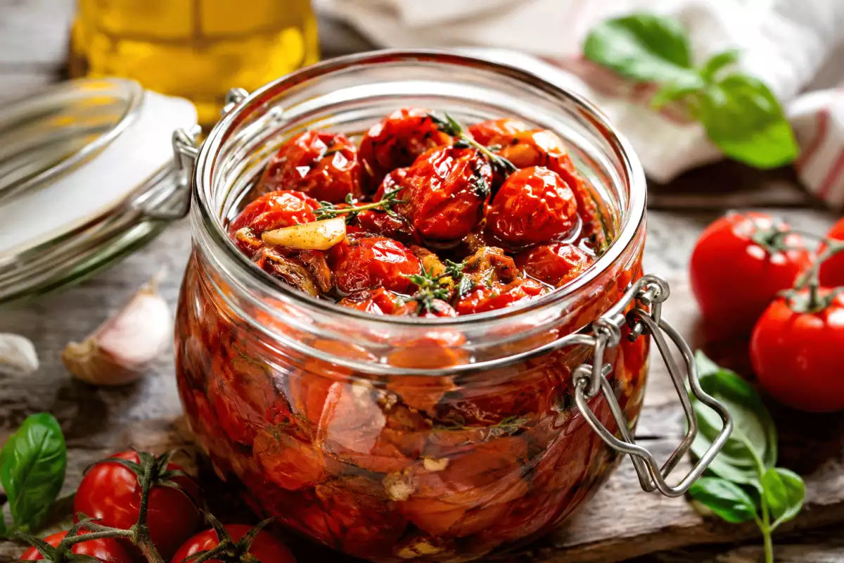 Roșiile cherry prea coapte: metode simple, fără risipă, pentru a le păstra câteva săptămâni