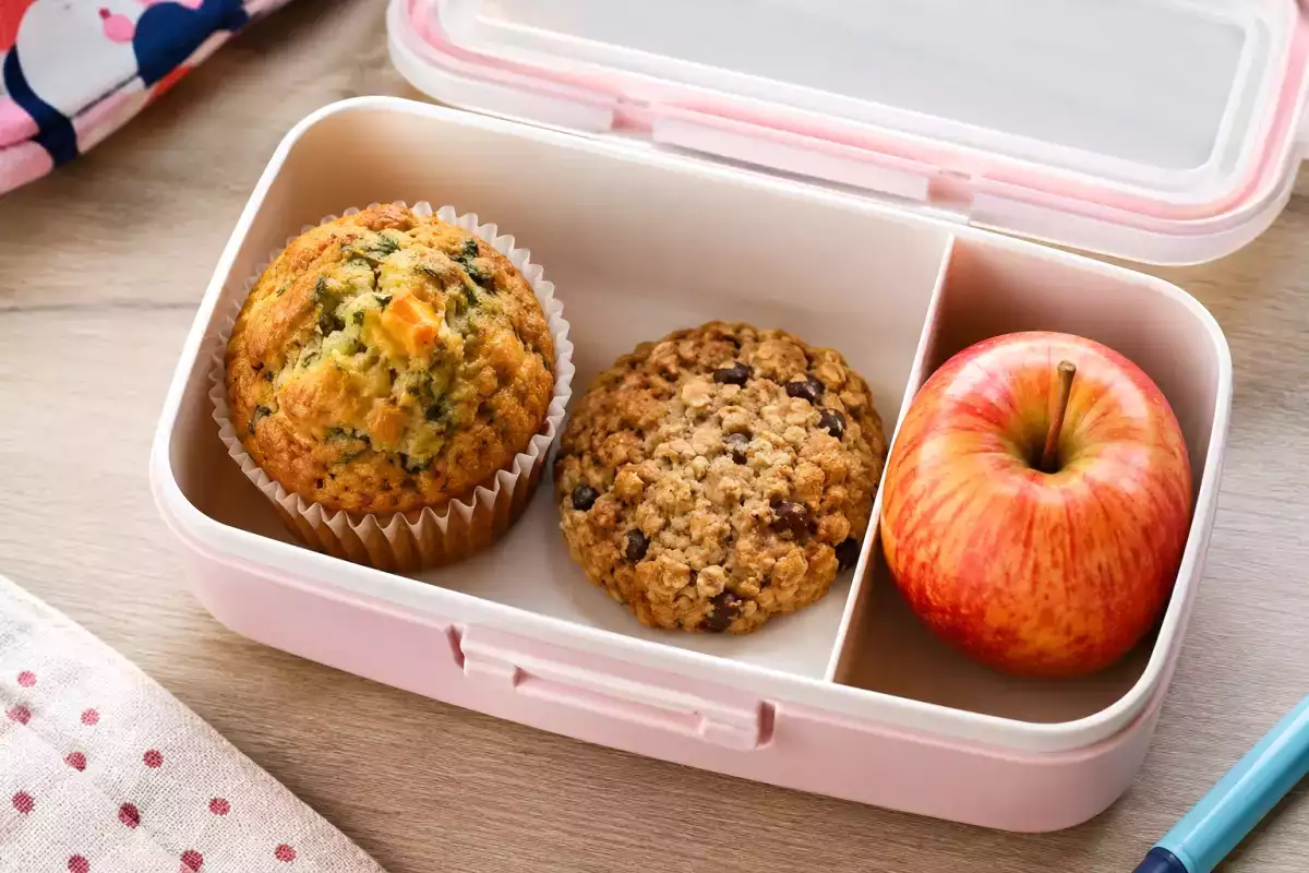 Pachetul se întoarce neatins? 7 gustări dulci care rezistă până la pauză