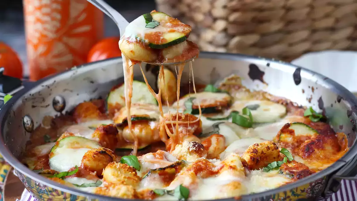 Ai cumpărat gnocchi și nu știi ce să faci cu ei? 6 cine rapide cu ingrediente familiare