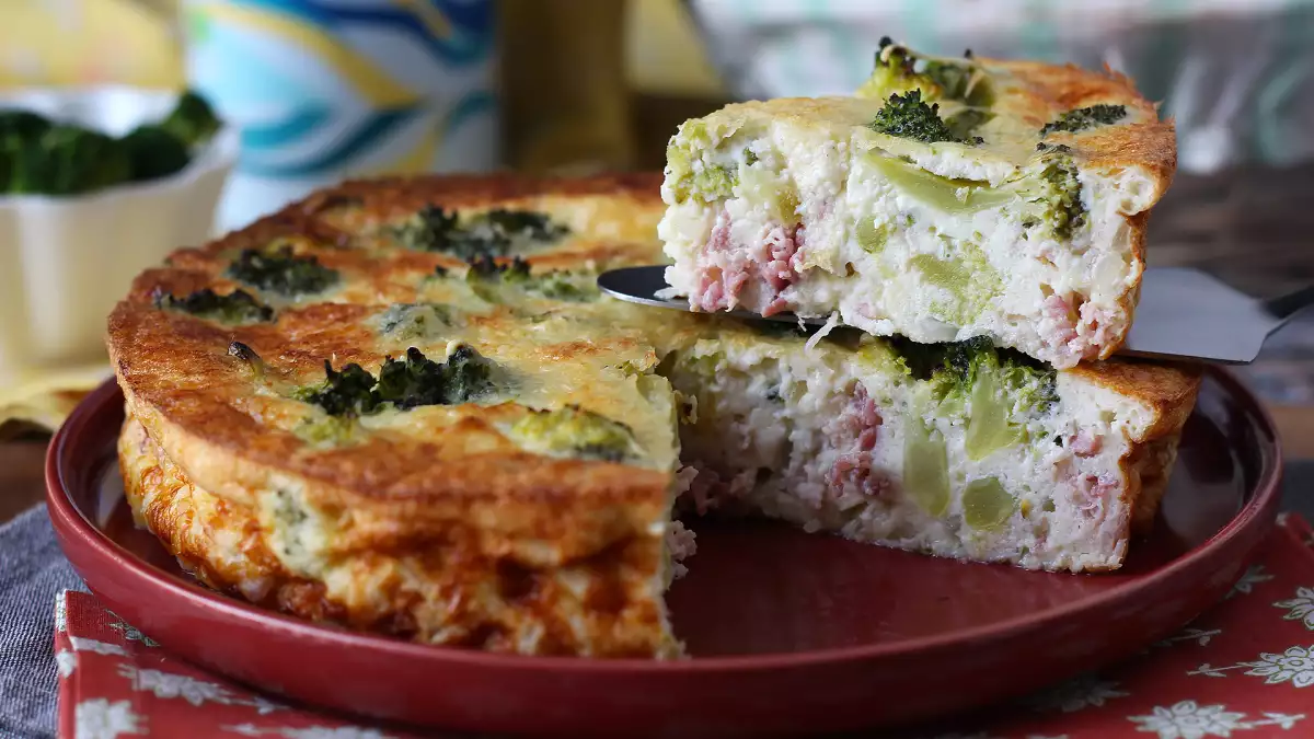 Ai ouă, brânză și câteva legume? 6 idei fără aluat, între quiche și omletă la cuptor