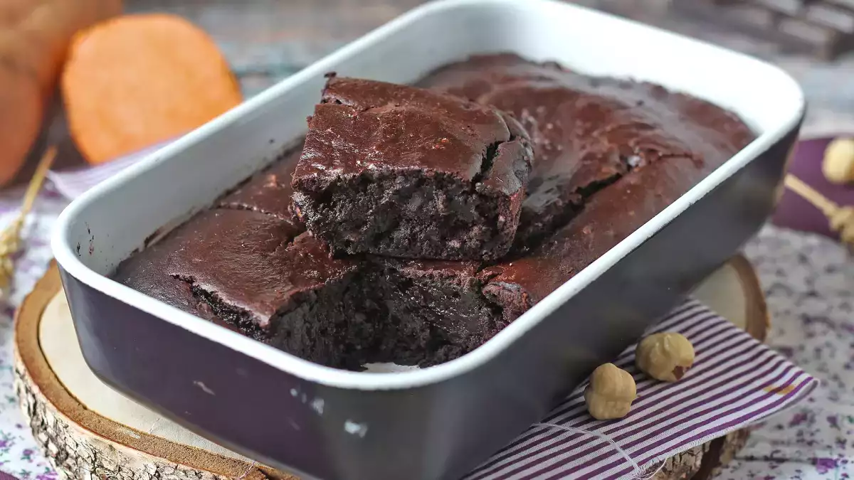 Nici unt, nici ulei: secretul unui brownie cu miez incredibil de moale stă într-un ingredient neașteptat
