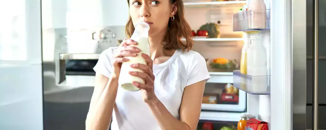 Consumul de lapte rece din sticlă: obiceiul care slăbește sistemul imunitar